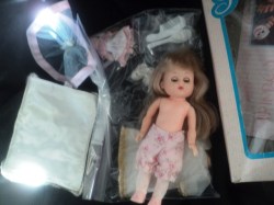 8'' BLONDE GINNY DOLL MOMMY & DOLLY 71-9010, DRESS ACCESS, BOX